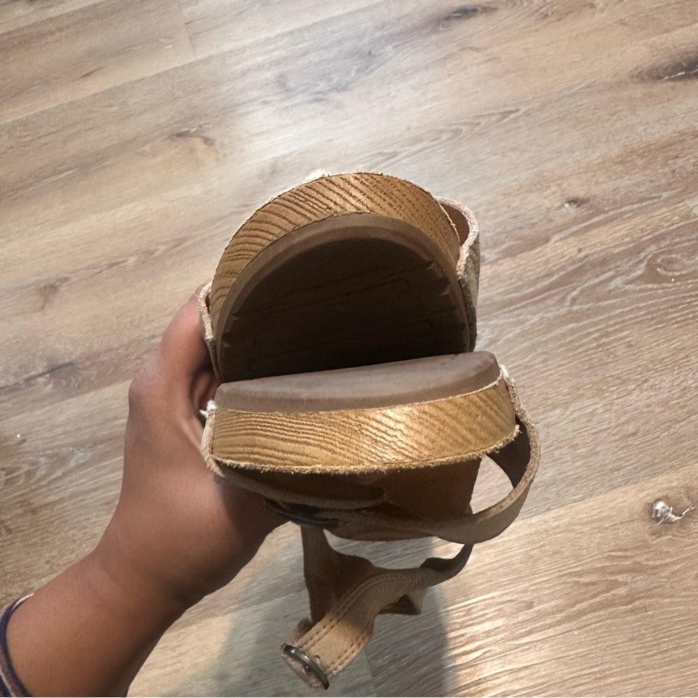 Dansko Sandal Womens 39 Beige Tricia Milled Leather Ankle Strap Open Toe Wedge - Picture 10 of 10